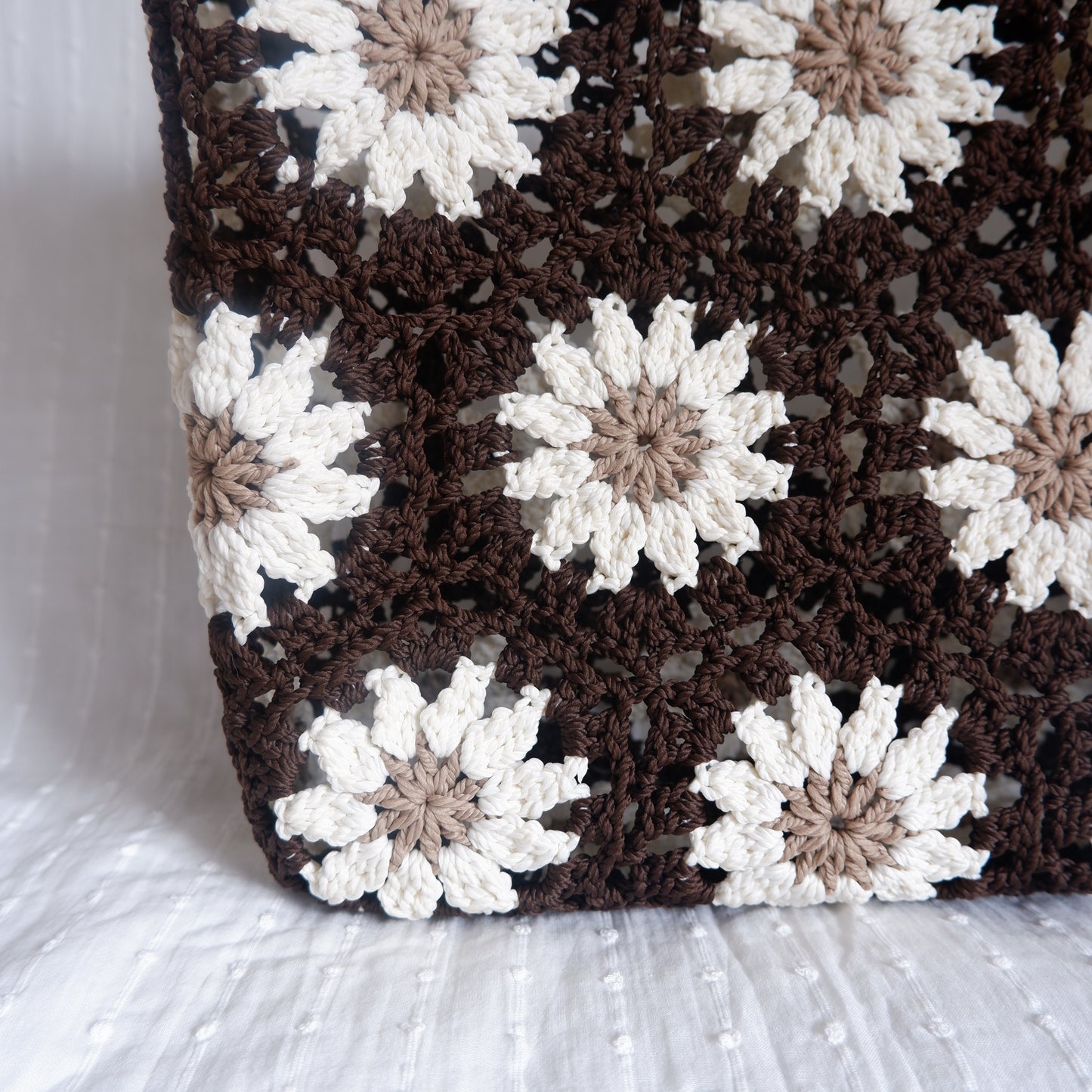 Floral Crochet Bag Dark Coco