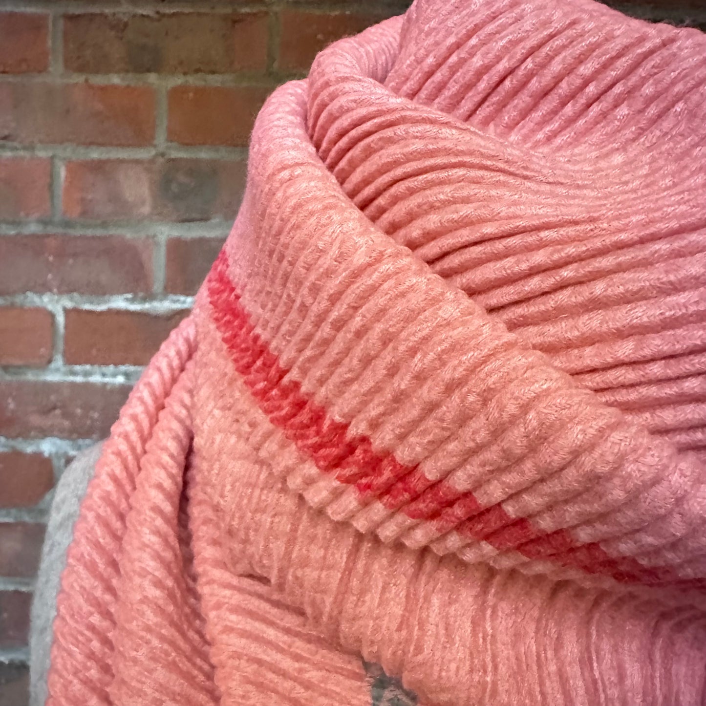 Lambswool Scarf - Crimped Flamingo