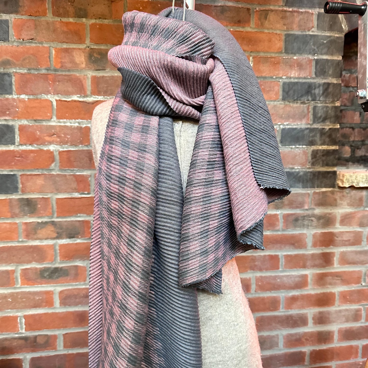 Lambswool Scarf - Crimped Pink & Grey