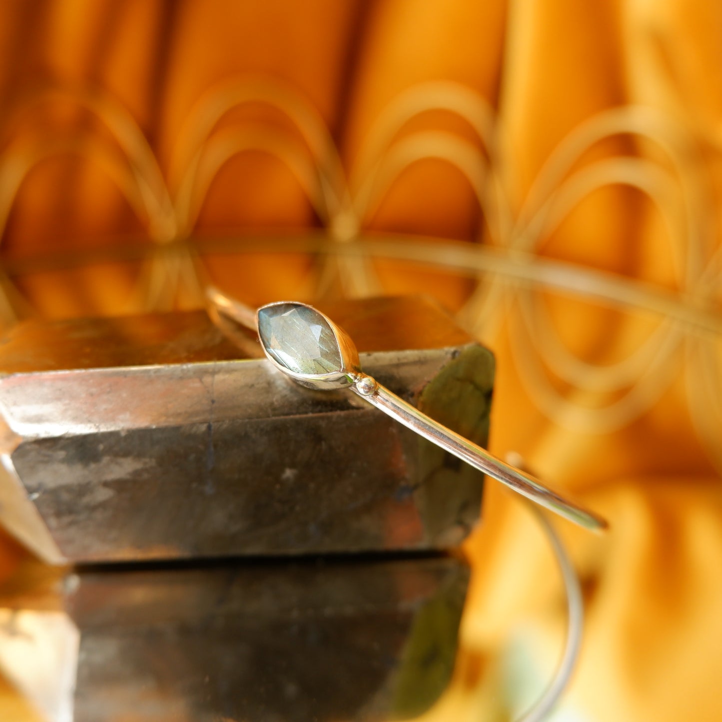 Hettie - Labradorite Silver Bangle