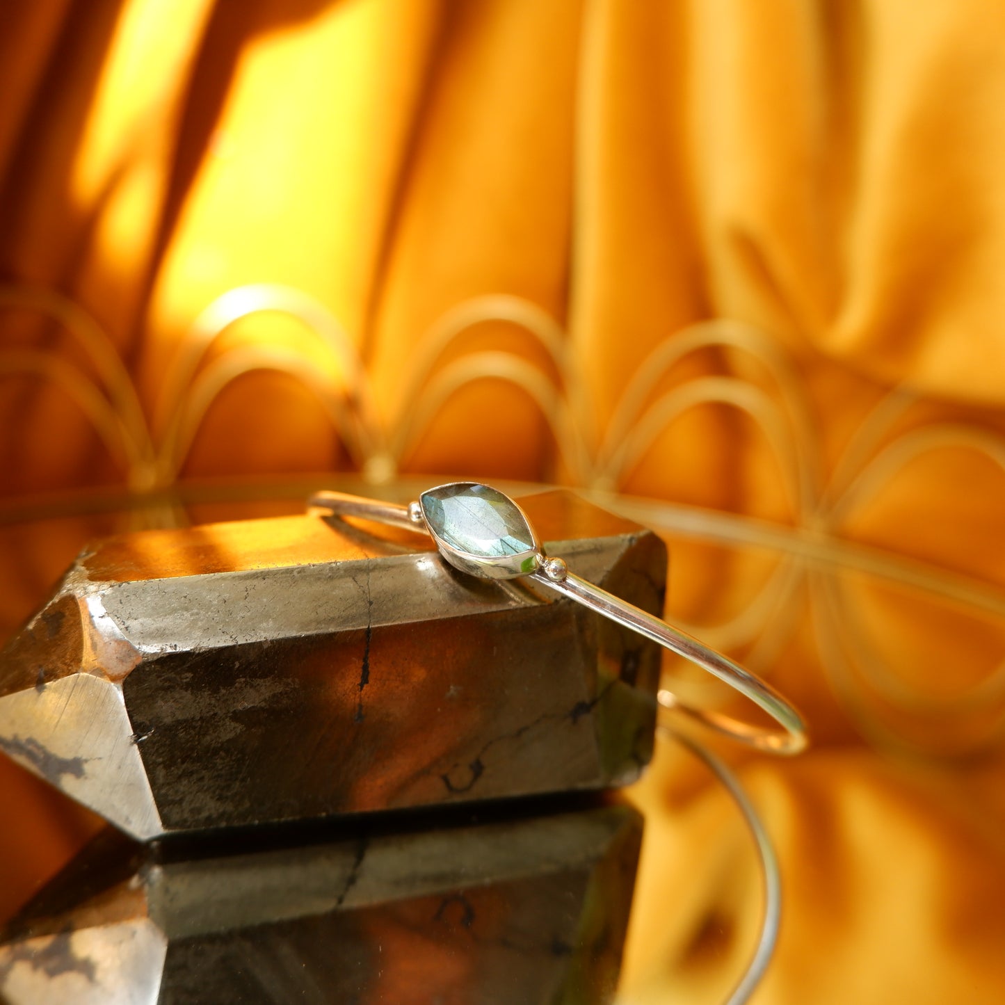 Hettie - Labradorite Silver Bangle