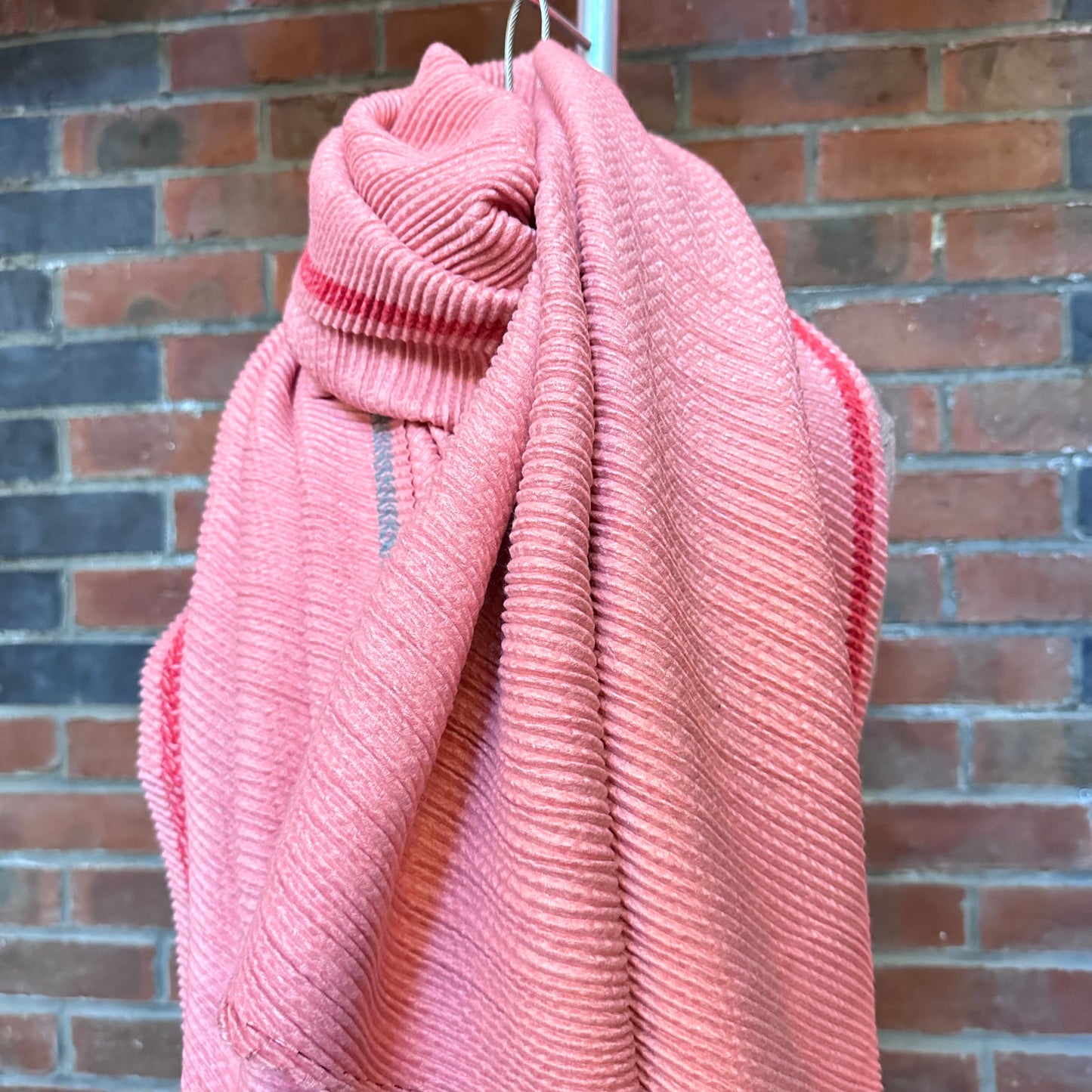 Lambswool Scarf - Crimped Flamingo